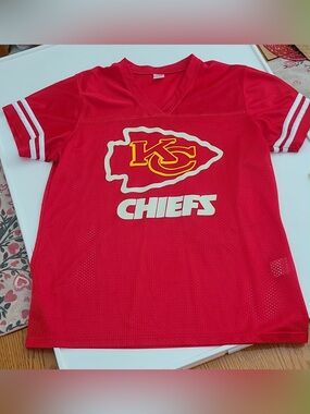 Sport-Tek Women's Red Kansas City Chiefs Mesh Football Tee size L